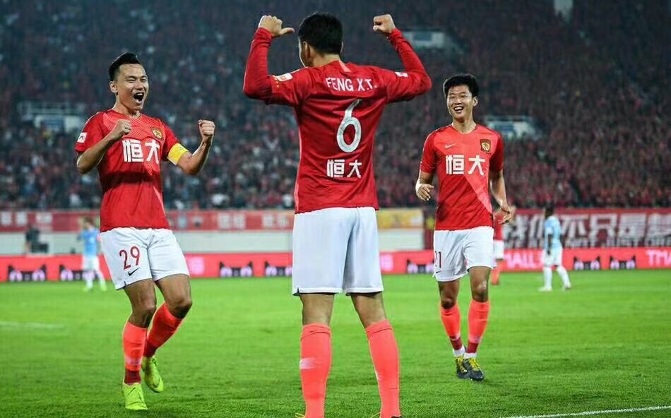 里程碑夜费耶诺德绝杀压哨，亚冠集结日刷纪录，信心回归，阵容厚度经受考验(英灵殿放了还是杀了入侵者)