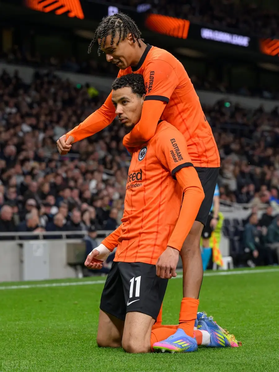 赛后欧篮联焦点战，埃因霍温状态回暖，球迷炸锅，球队文化再被提及(霍先生的占有欲)