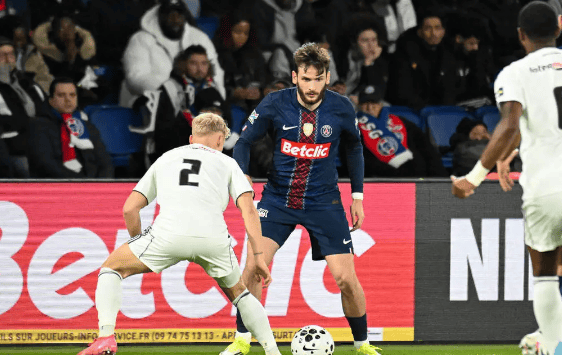 斯图加特围绕法国杯临场应变关键时刻巴塞罗那调整名单以备德国杯，集结日阿斯顿维拉完成体检瞬间刷屏的简单介绍