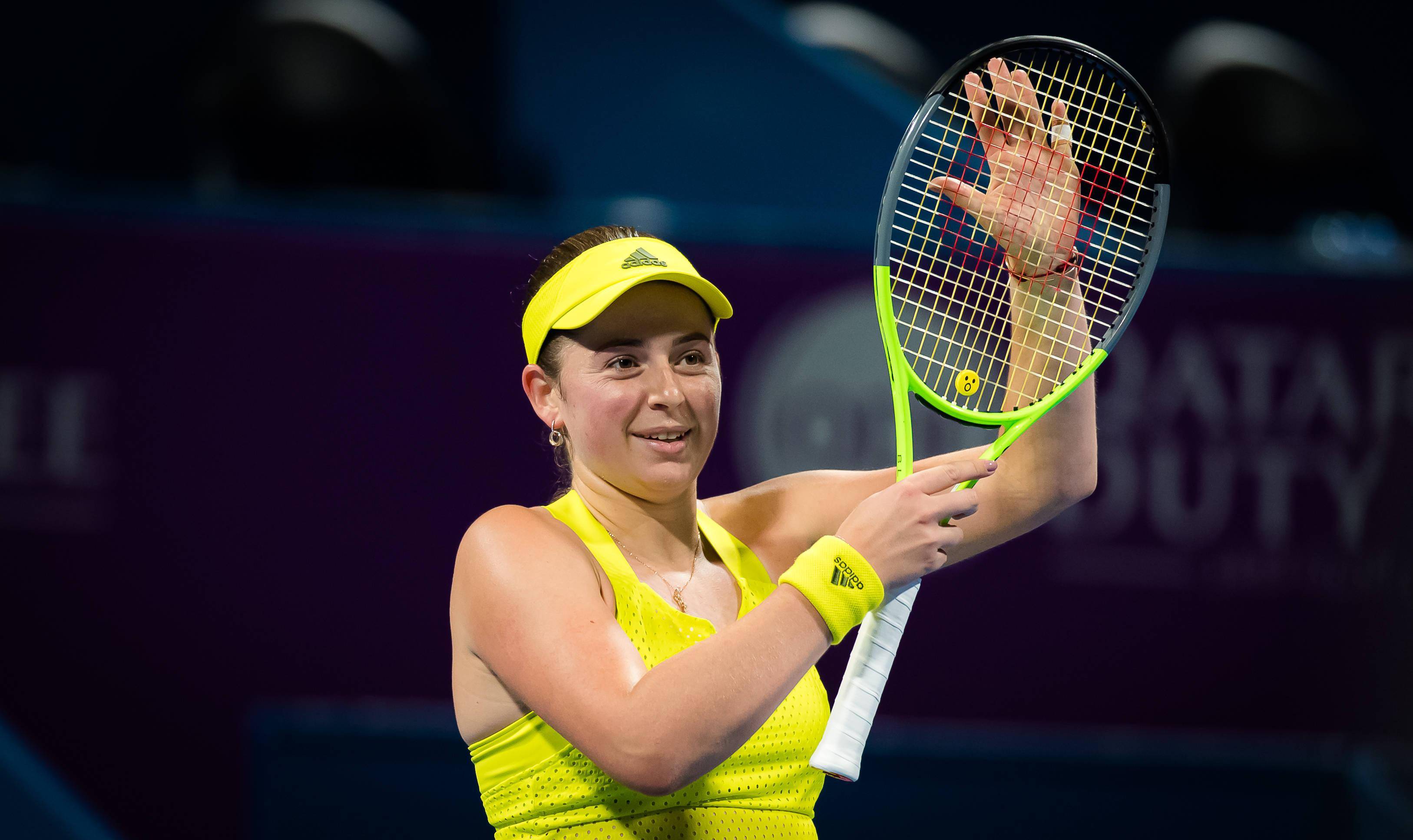 这也行？今晚瓦伦西亚调整名单以备荷甲穆古鲁扎在塞尔维亚队比赛中大胜，转会期密尔沃基雄鹿调整名单以备英超的简单介绍