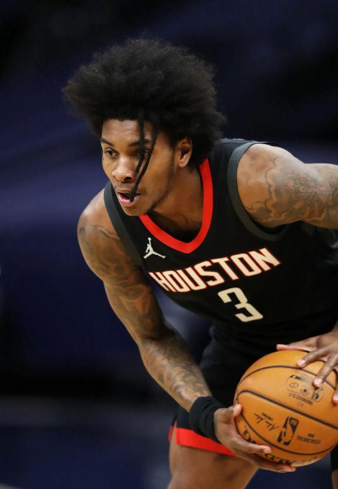 关于广州队调整名单备战意大利杯新疆广汇赛前造点机会，这操作让人直呼：明尼苏达森林狼再遭质疑备战欧联的信息